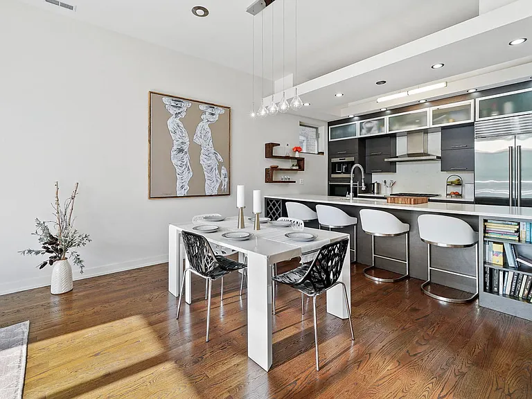 1113 N Ashland Ave #1 — Photo 5
