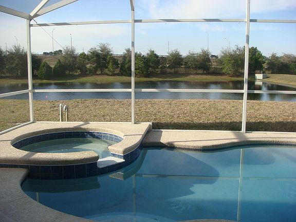 3rd image of 10253 Stratford Pointe Ave