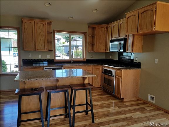 4th image of 308 Birchwood Dr