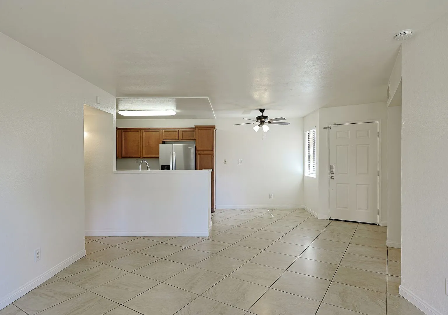Spacious 3BR/2BA Condo with Pool, 2 Parking Spaces — Photo 4