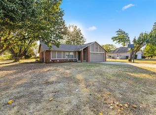 510 S Gravitt St, Catoosa, OK 74015