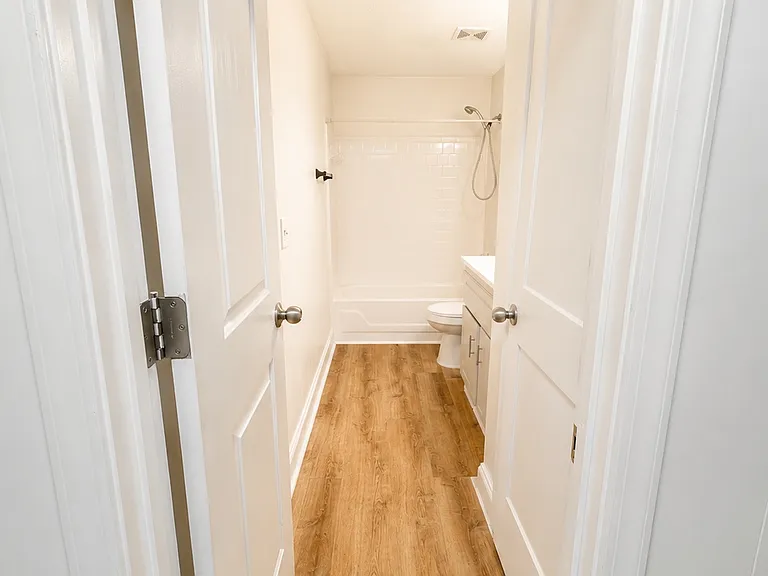 1115 Polk Ave #A — Photo 4