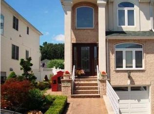 32 Wycliff Ln, Staten Island, NY