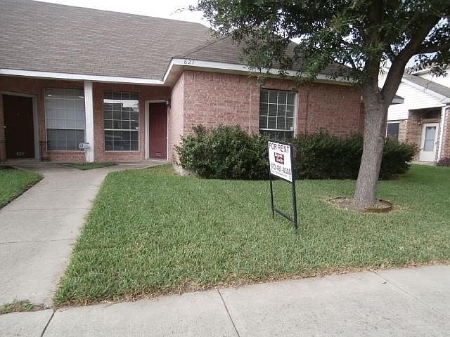 1st image of 821 Brockden Dr