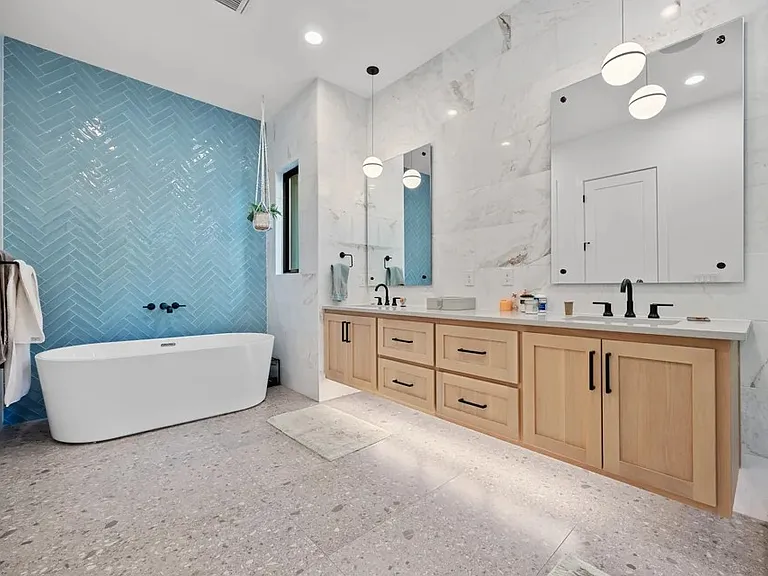 1204 Brentwood St — Photo 23