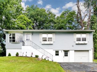 31 Dykes Park Rd, Nanuet, NY 10954