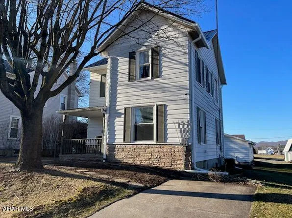 412 Thomas St, Roaring Spring, PA 16673