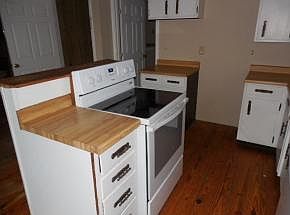 5th image of 880 Grass Way
