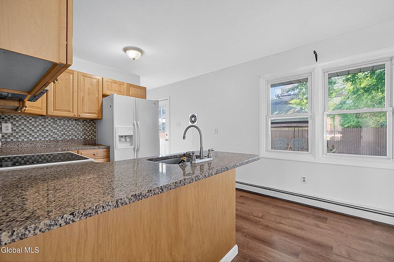 5th image of 12 O'Neil Street