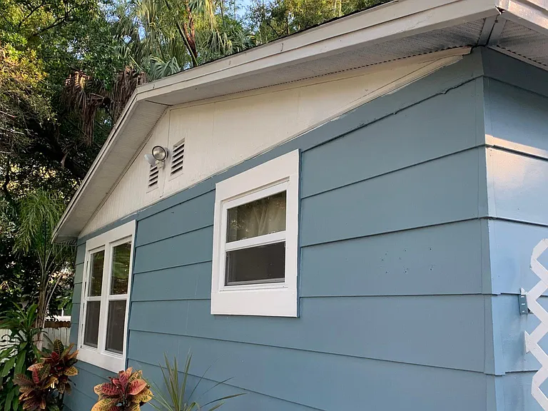 504 Belmont St — Photo 16