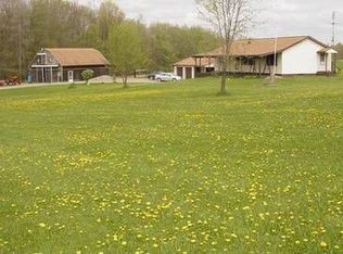 183 E Valcourt Rd, Grove City, PA 16127