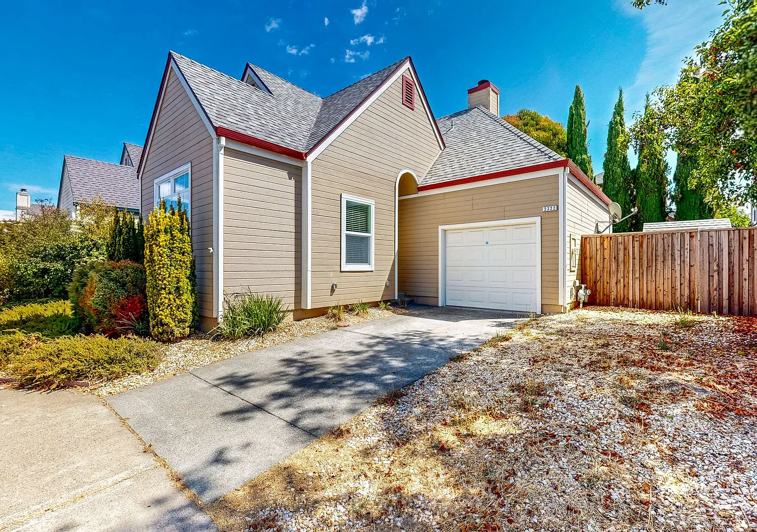 Beautiful Desirable Coffey Park Two Bedroom One Bath Single Floor Home — Photo 3