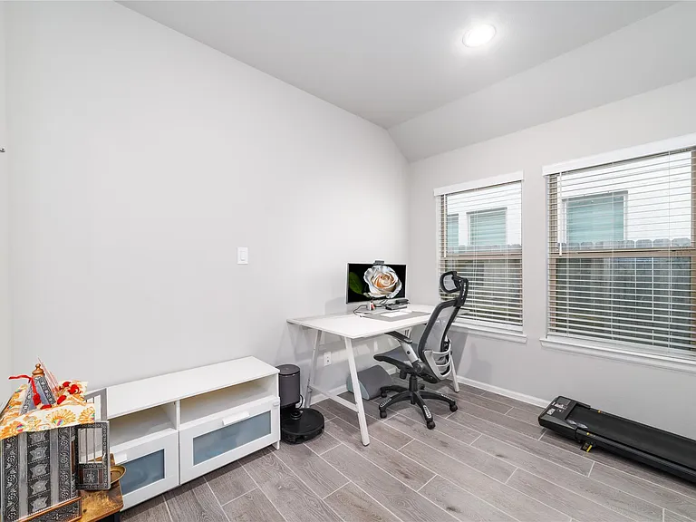 10443 Cecilia Star Ln — Photo 22
