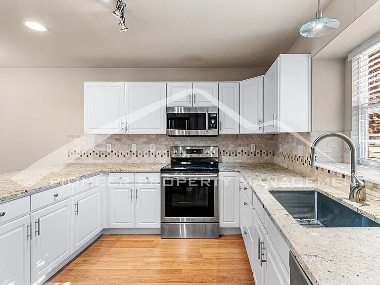 438 N Parkside Dr #A — Photo 9
