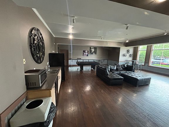 3rd image of 1901 N Lincoln Ave APT 311