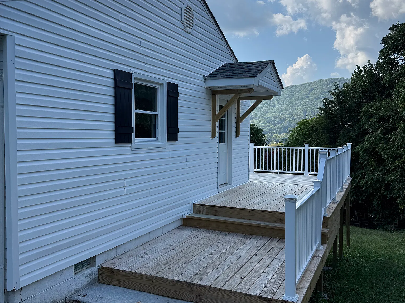 3 bed, 880 sqft, $1,400 — Photo 2