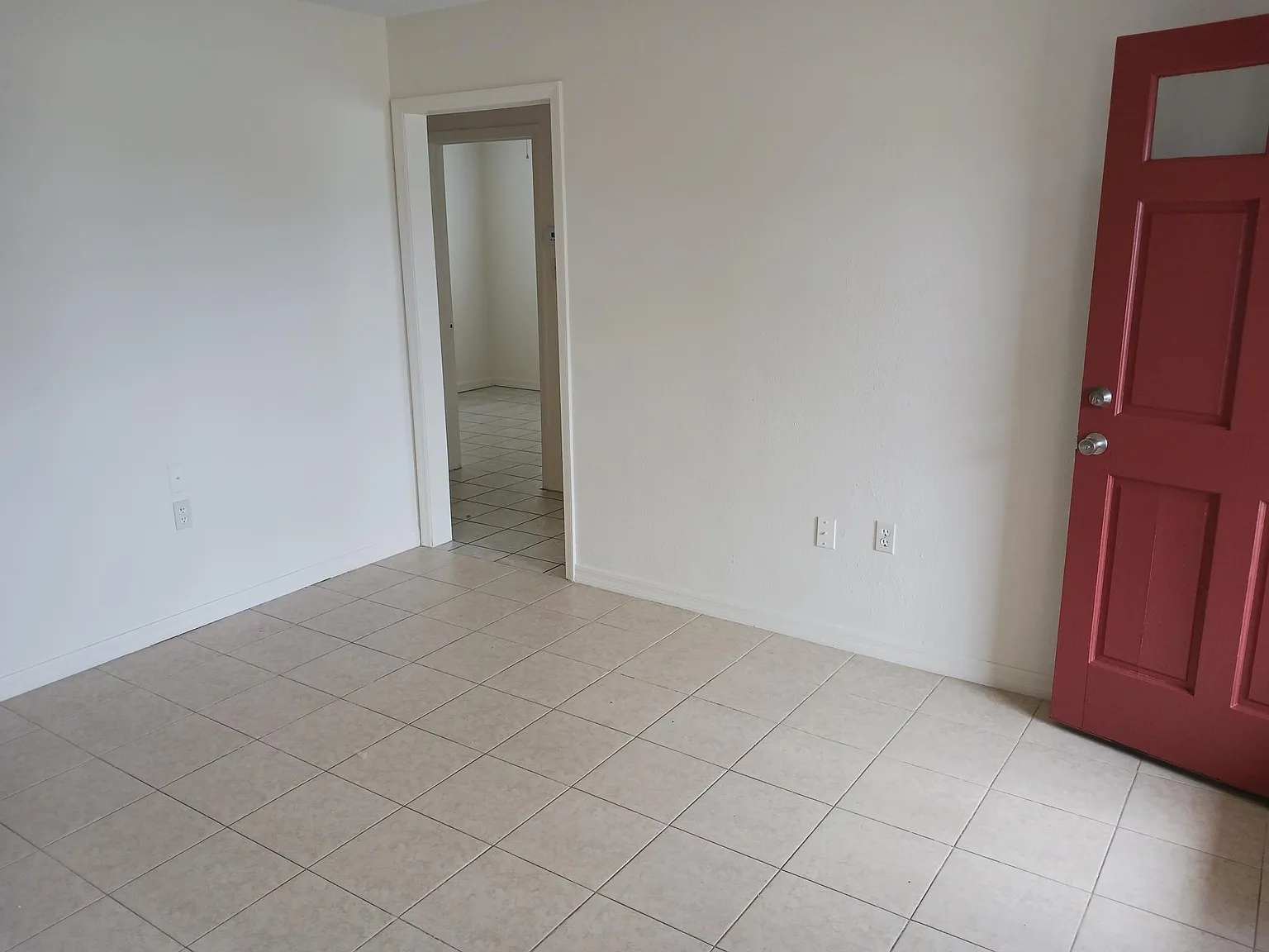 2 bed, 1025 sqft, $1,295 — Photo 4