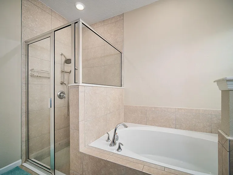10932 Haws Ln — Photo 5
