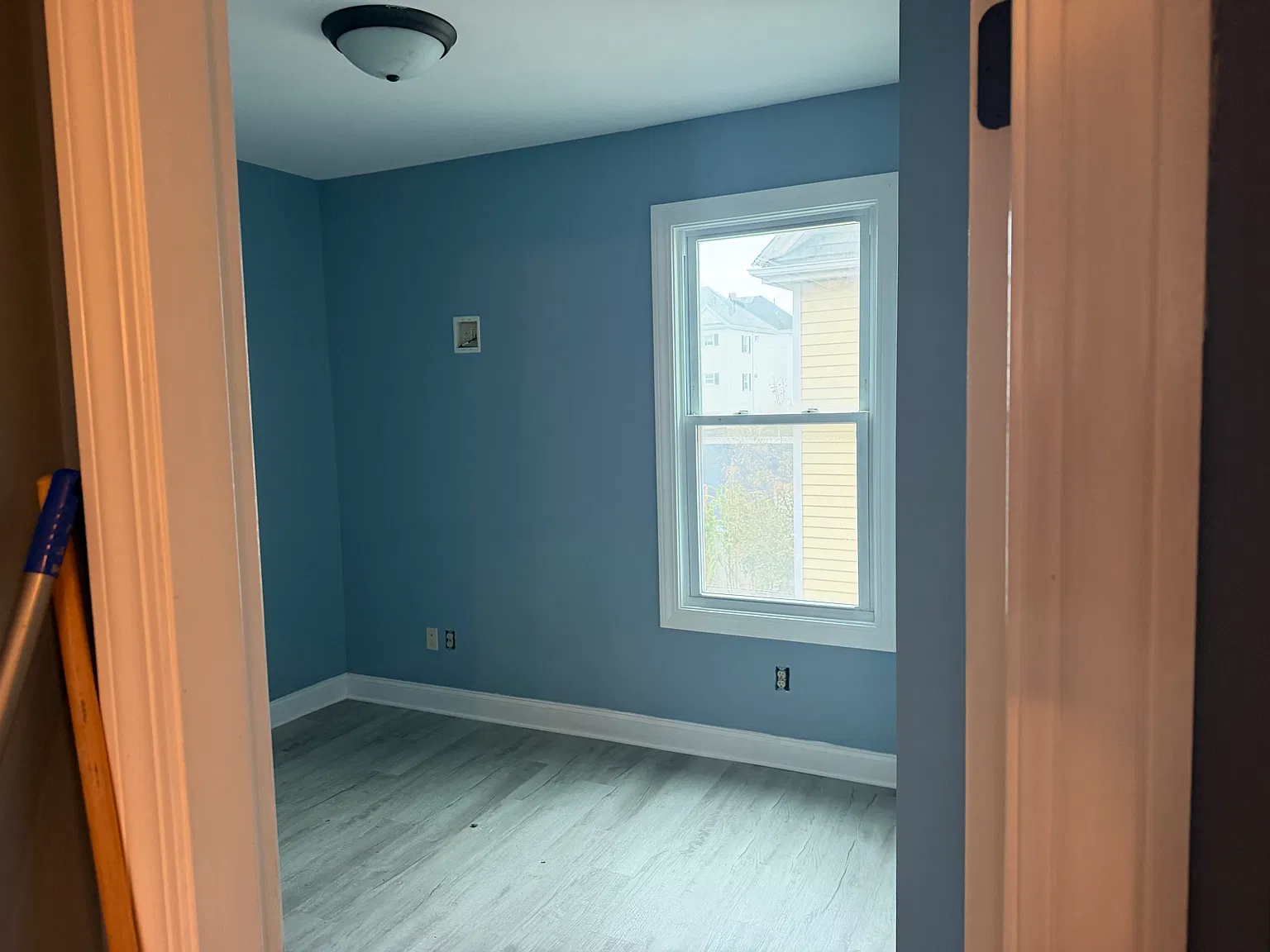 3 bed, 1100 sqft, $2,200 — Photo 2