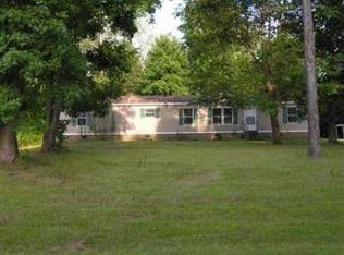 151 Crooked Creek Dr, Burgaw, NC 28425
