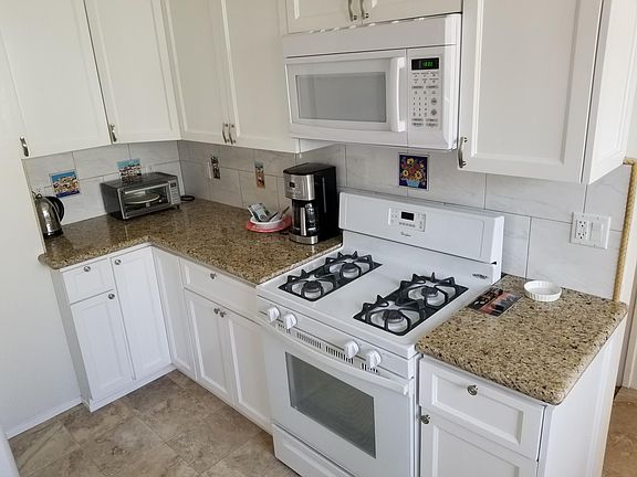 5th image of 2122 Chapala St