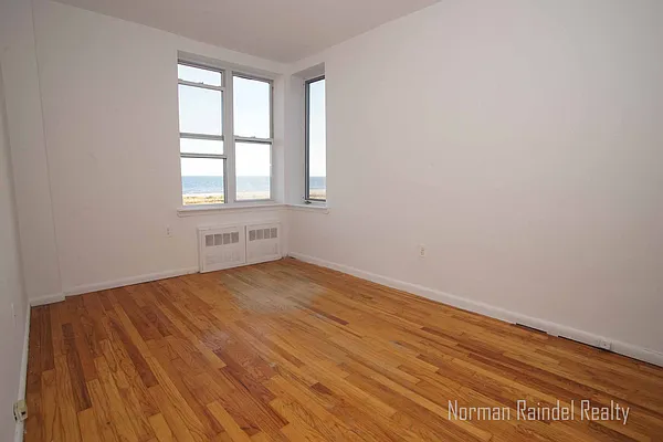 Rented by Norman Raindel, LREB | media 28