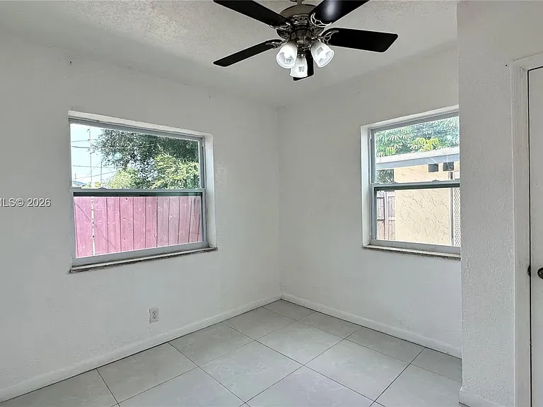 2220 Charleston St #2 — Photo 11
