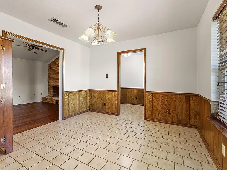 12869 FM 1385 — Photo 13