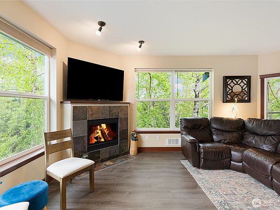 2nd image of 259 W Bakerview Road #C403