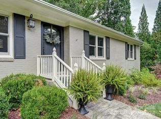 5 Woodcrest Rd, Asheville, NC 28804