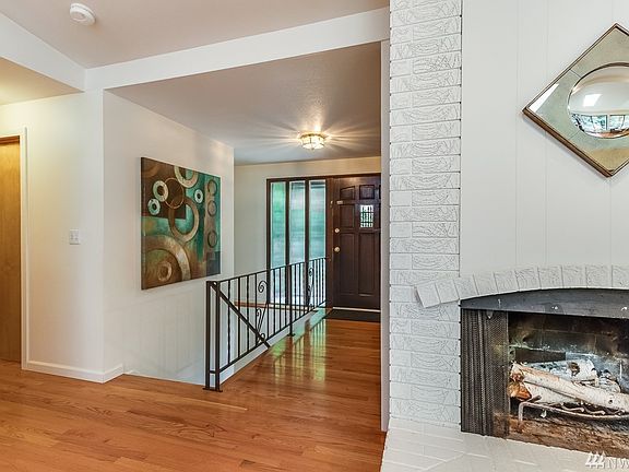 3rd image of 3508 NE 182nd St