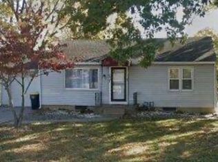 4027 N Walrond Ave, Kansas City, MO 64117