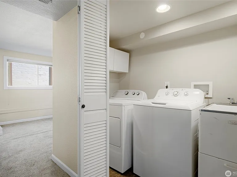 1832 Camas Ave NE — Photo 27