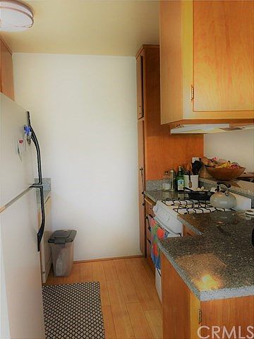 1 Bedroom apartment kitchen