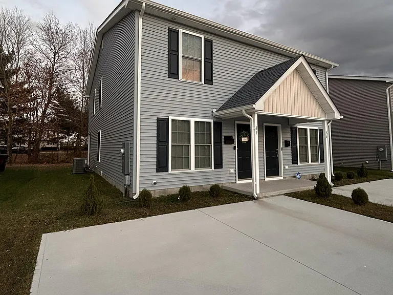 45 Meadow Wood Ln — Photo 2