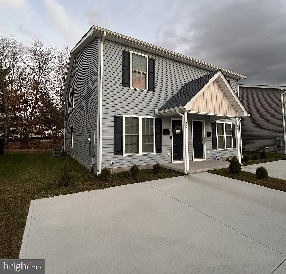 Building Photo - 45 Meadow Wood Ln