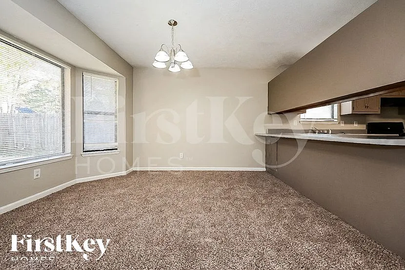 3 bed, 2.0 bath, 1738 sqft, $2,060 — Photo 4