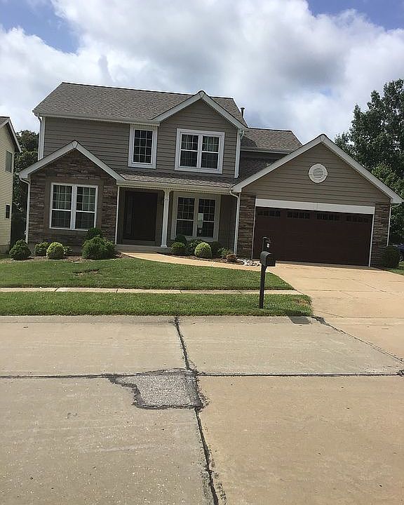 2nd image of 303 Ridge Oak Ct