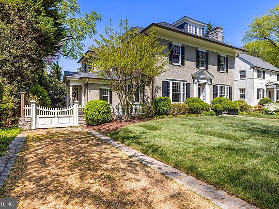 3rd image of 3907 Virgilia St