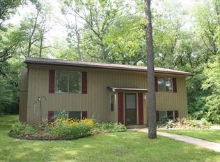 W312S6375 Willow Springs Dr, Mukwonago, WI 53149
