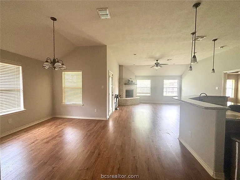 4206 Carnes Ct S — Photo 5