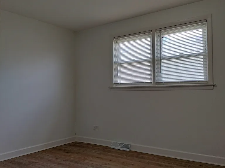 7910 S Muskegon Ave #1 — Photo 12