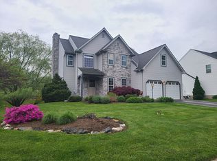 428 Woodhall Dr, Willow Street, PA 17584