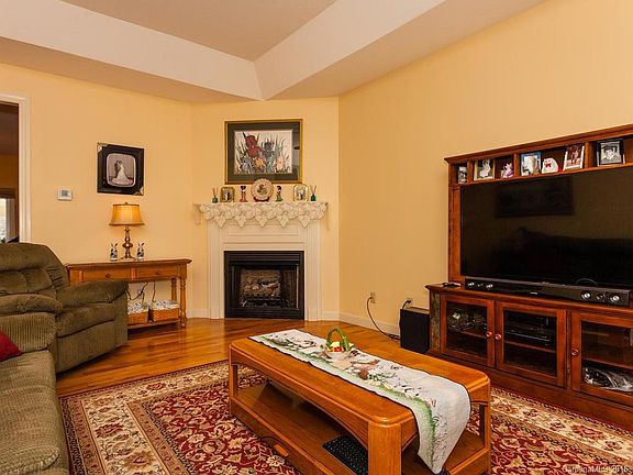 4th image of 47 N Springs Dr #1