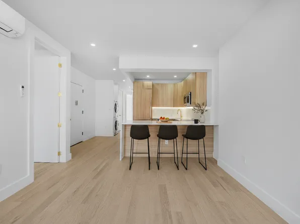 480 Bergen Street image 2 of 15