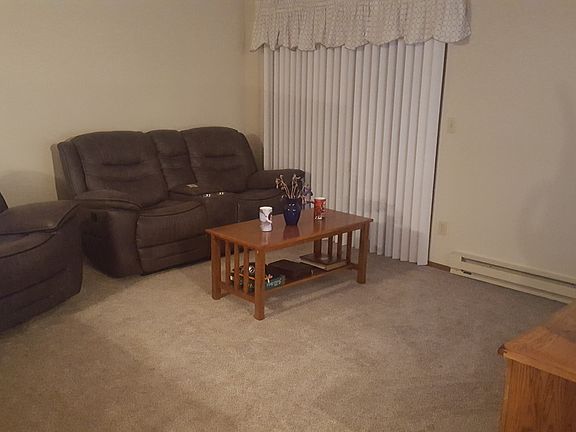 5th image of 852 Elmwood Pl