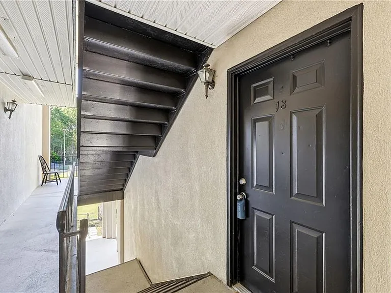 605 Candler St #B13 — Photo 3