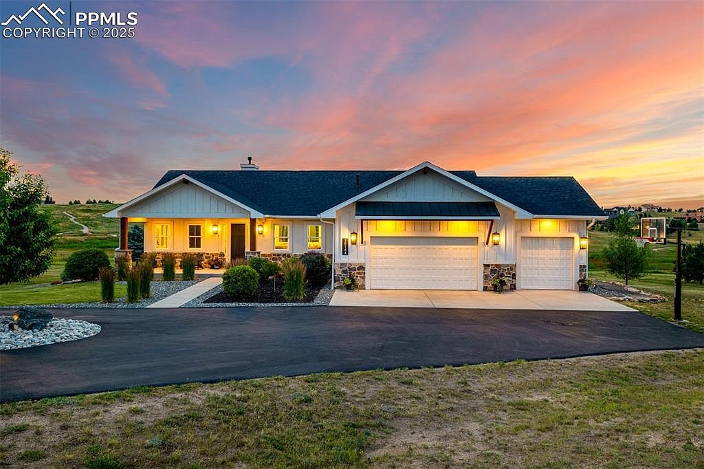 19144 Baskerville Way