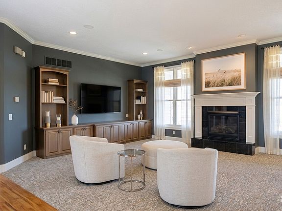 4th image of 508 Vangsness St