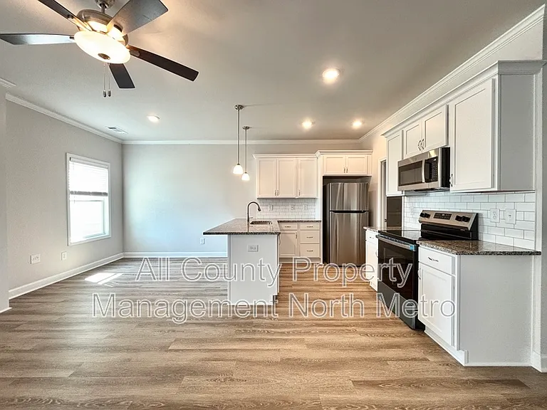 6366 Pine Ridge Point — Photo 4